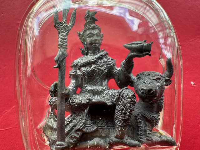 Rare Amulet B E 2552 Phra Siva Maha Thep Sit On Ox Amulet In Plane Wing