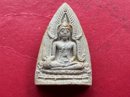 Wealth amulet B.E.2513 Phra Phuttha Chinnarat holy powder amulet with beautiful condition by LP Jao Khun Nor – only 2,513 pieces (SOM679)