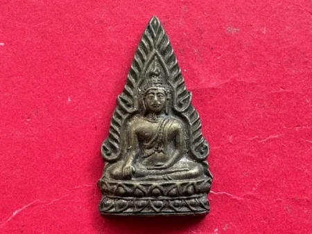 Rare amulet B.E.2496 Phra Phuttha Chinnarat brass amulet with beautiful condition (SOM692)