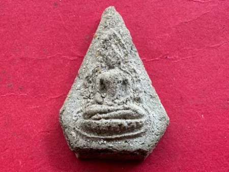 Wealth amulet B.E.2512 Phra Phutthachinnarat holy powder amulet by LP Ngoen (SOM699)